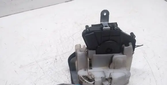 Subaru Outback Front door lock