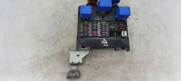 Nissan Patrol Y61 Fuse module PPT30GF10 PBTGF10 0303VBO9102
