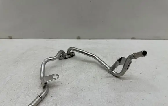 Volkswagen Caddy Turbo turbocharger oiling pipe/hose 05E121497E