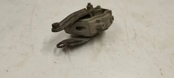 Volvo XC60 Engine mount bracket 6g926p082lb 6g926p082ab