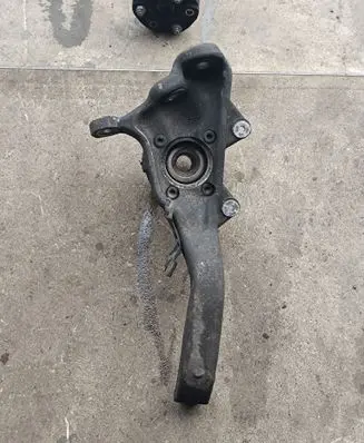 BMW X5 E70 Front wheel hub spindle knuckle 31216773783 6773783