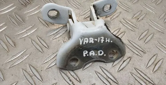 Toyota Yaris Front door lower hinge 