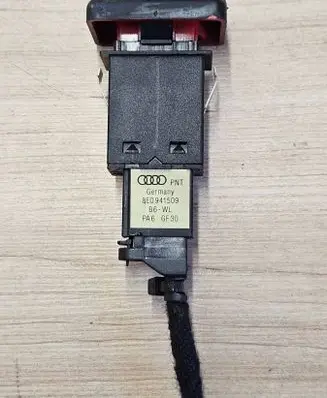 Audi A4 S4 B6 8E 8H Hazard light switch 8E0941509 B6WL PA6GF30