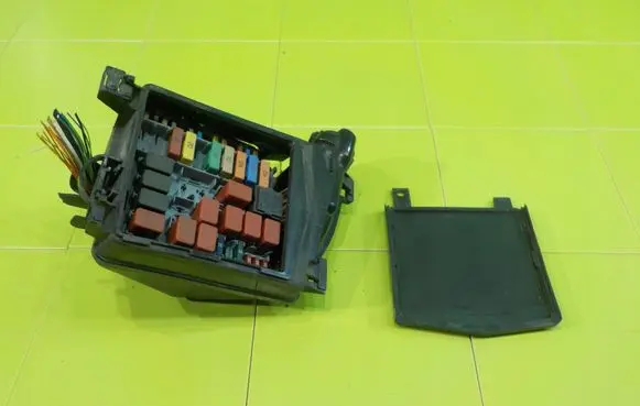Ford Ka Fuse box set 51807674 XP167
