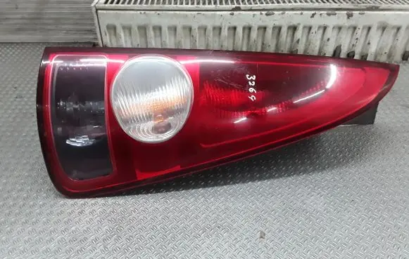 Renault Espace IV Rear/tail lights 8200027152