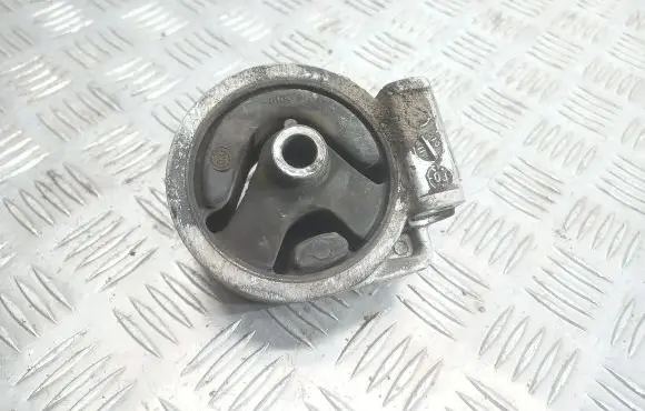 Volvo S40, V40 Engine mount bracket 30814380