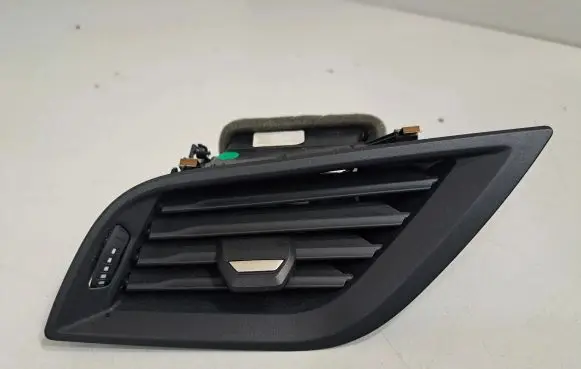 BMW 1 F40 Dashboard air vent grill cover trim 6823191
