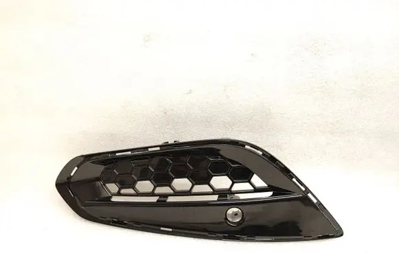 Volvo V40 Front bumper upper radiator grill 31347031