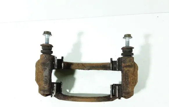 Toyota Auris 150 Front Brake Caliper Pad/Carrier 