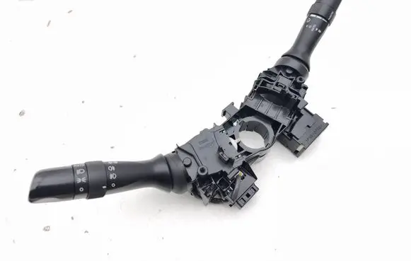 Lexus IS 220D-250-350 Wiper turn signal indicator stalk/switch 3031117F526 3055217F548
