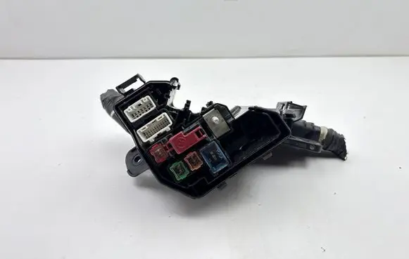 Toyota Yaris Fuse box set 7512YA1