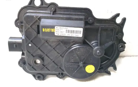 Audi A8 S8 D3 4E Rear door soft close latching motor 4E0837059