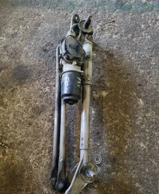 Honda FR-V Front wiper linkage 