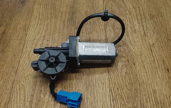 Mercedes-Benz E W238 Seat belt adjustment motor A2058600182