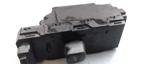Volvo V70 Electric window control switch 30737519