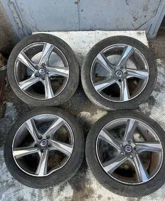 Volvo V40 R17 alloy rim 31423521