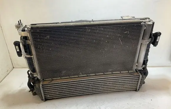 Hyundai i30 Radiator set 25310S0500 25304S0600
