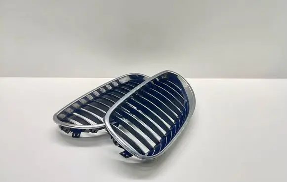 BMW 5 E60 E61 Front grill 7065701 51137065701 10627110