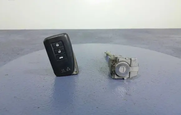 Lexus IS III XE30 Ignition lock