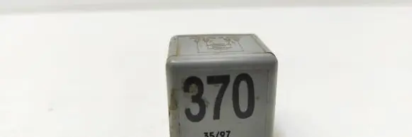 Audi A6 S6 C5 4B Other relay 8D0951253