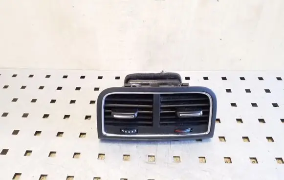 Audi A5 8T 8F Rear air vent grill 8K0819203