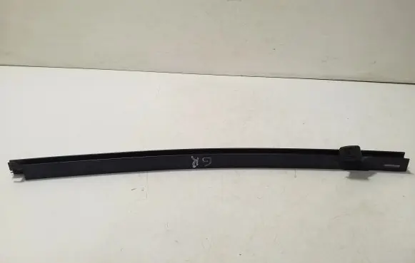 Opel Zafira C Rear door windshield rail 672161