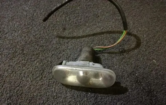 Audi A4 S4 B6 8E 8H Front fender indicator light 8e0949127
