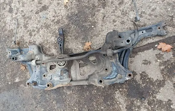 Volkswagen Jetta VI Front subframe