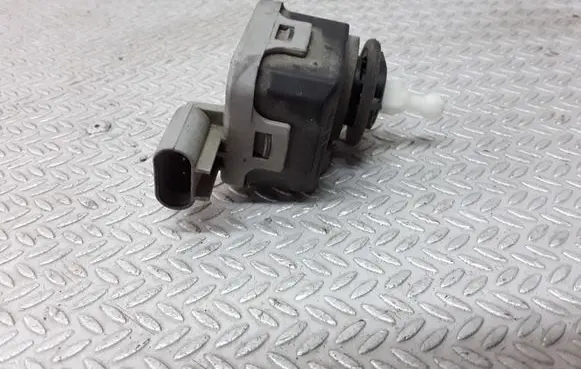Opel Astra G Headlight level adjustment motor 90590665