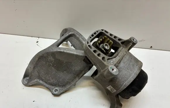 Audi A4 S4 B9 Engine mount bracket 8W0199371BR