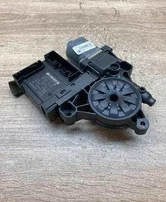 Volkswagen Passat Alltrack Front door window regulator motor 1K0959792N 1K0959702AR
