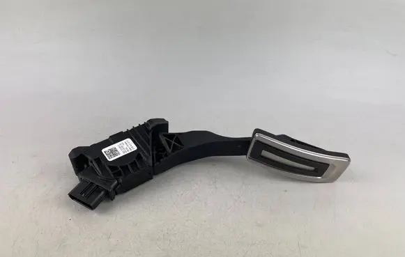 Volkswagen Tiguan Accelerator throttle pedal 5Q2723503D