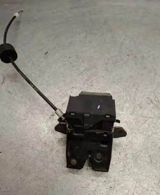 Mercedes-Benz C W203 Loading door lock A1717500085 A1717500185