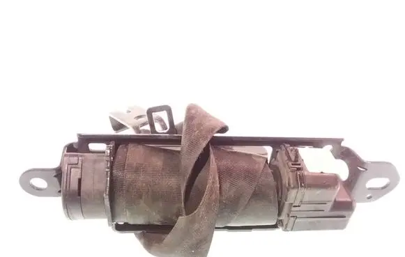 Middle seatbelt (rear)