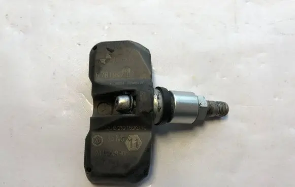 BMW X5 E70 Tire pressure sensor 6781847 678184702 2014749906