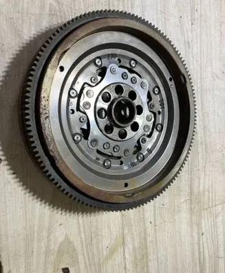 Audi Q3 F3 Dual mass flywheel 06J105266AQ