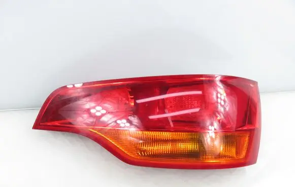 Audi Q7 4L Rear/tail lights 027330202 4L0945094