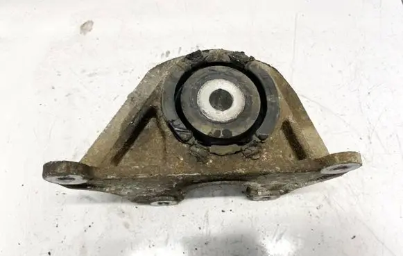 Fiat Doblo Engine mount bracket