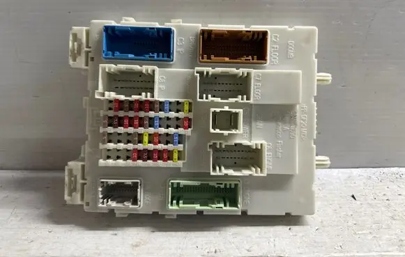 Volvo V40 Fuse module 31394135