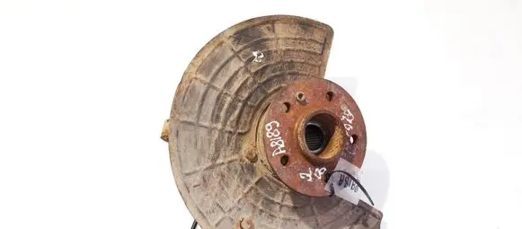 Front wheel hub