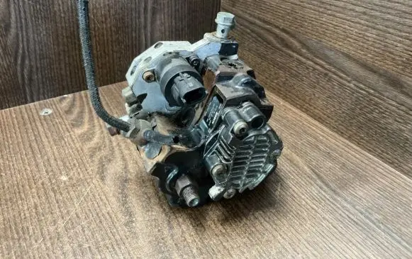 Iveco Daily 3rd gen Fuel injection high pressure pump 0445010098