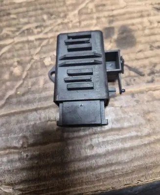 Volkswagen Touareg I Seat heating relay 1Z0959772B PA6GF30