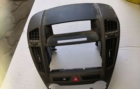 Seat Leon (1M) Dashboard glove box trim 000000