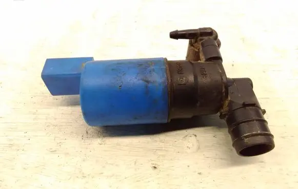 Volvo S60 Headlight washer pump AV6113K082AA