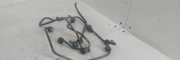 Fuel injector supply line/pipe