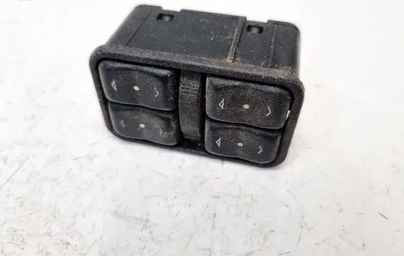 Opel Zafira A Electric window control switch 13363401 90561086