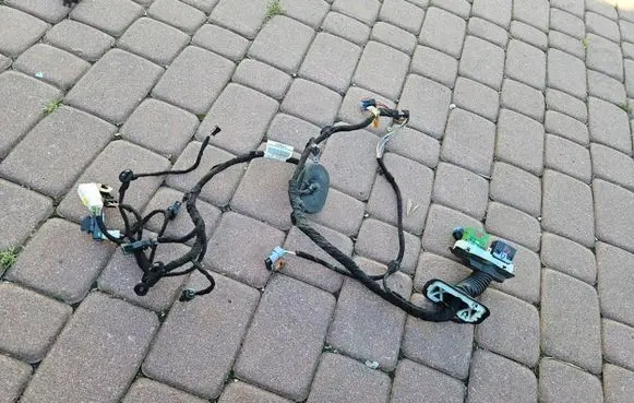 Opel Grandland X Front door wiring loom 9827563680