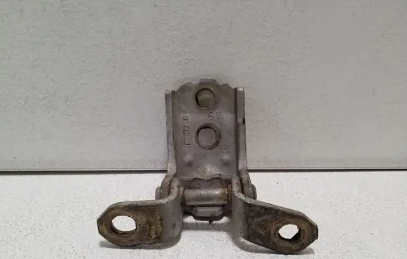 Nissan Pathfinder R51 Rear door lower hinge RRL