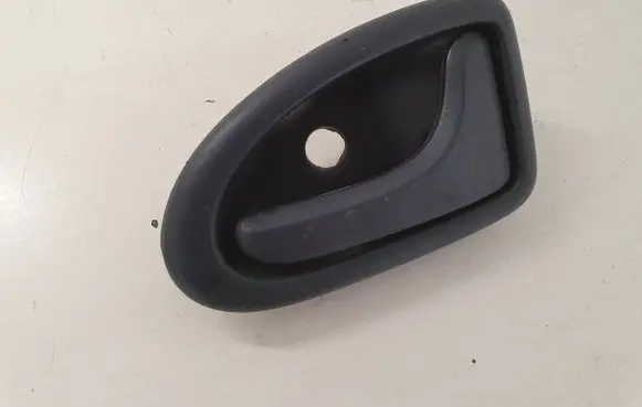Opel Vivaro Front door interior handle 8200028995
