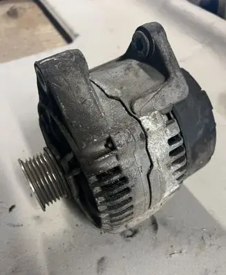 Opel Frontera B Generator/alternator 90506202 0123500008